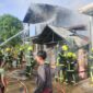 Keterangan: Satu unit rumah warga dilaporkan hangus terbakar dalam insiden kebakaran di Kelurahan Loa Ipuh, Tenggarong. Tidak ada korban jiwa, namun kerugian ditaksir mencapai ratusan juta rupiah. (Dok: Kawalaltim.com/Masruji)