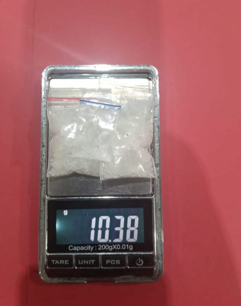 Keterangan: Barang bukti sabu yang dikemas dalam beberapa plastik kecil dengan total berat lebih dari 10 gram, hasil operasi penindakan narkotika di Bontang Selatan. (Dok: Satresnarkoba Polres Bontang/Kawalkaltim.com)
