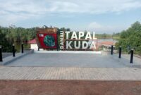 Keterangan: Danau Tapal Kuda, Kampung Melayu Kecamatan Teluk Bayur, Berau. (Kawalkaltim.com/Nur  Hidayat R)