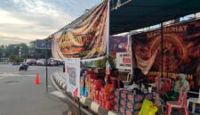 Keterangan: Bantuan logistik terus berdatangan ke posko aksi menjelang demonstrasi 21 April 2026. (Kawalkaltim.com/Masruji B)