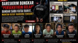 Keterangan Foto: Sejumlah tersangka kasus dugaan jaringan bandar sabu di Kutai Barat yang diamankan Dittipidnarkoba Bareskrim Polri bersama barang bukti hasil penggeledahan dalam pengembangan kasus sindikat narkoba Ishak. Sumber dikutip dari detikcom.
