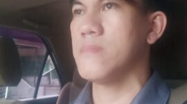 Keterangan Foto | Dokumen Kawalkaltim.com:

Yahya Tonang, S.H., pengacara yang dikenal dengan julukan Masterberuk Kalimantan, memberikan keterangan kepada awak media usai Pengadilan Negeri Kutai Barat mengabulkan sebagian permohonan praperadilan atas penetapan tersangka YS yang dinyatakan tidak sah. Putusan tersebut disebut menjadi tonggak sejarah baru dalam praktik praperadilan di Kutai Barat. Dok. (Ist/Kawalkaltim.com)
