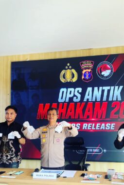 Operasi Antik Mahakam 2026 Sapu Bersih Jaringan Narkoba, 17 Tersangka Digelandang Polres Kutai Barat