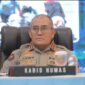 Keterangan Foto:
Kabid Humas Polda Kalimantan Timur Kombes Pol Tedy Sopandi menyampaikan keterangan terkait mutasi sejumlah pejabat utama di lingkungan Polda Kaltim berdasarkan Surat Telegram Kapolri Nomor: ST/1589/VII/KEP./2026 tertanggal 30 Juli 2026. Mutasi tersebut disebut sebagai bagian dari penyegaran organisasi, pengembangan karier personel, dan penguatan pelayanan kepolisian kepada masyarakat. Foto: (Humas Polda Kaltim/Dok. Kawalkaltim.com./Rudiantoro)

