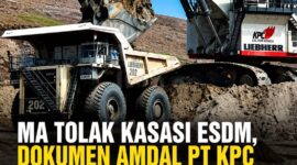 Keterangan Foto:
Ilustrasi aktivitas pertambangan batu bara PT Kaltim Prima Coal (KPC) menggunakan alat berat di area tambang Sangatta, Kutai Timur. Mahkamah Agung menolak kasasi Kementerian ESDM dan menguatkan putusan bahwa dokumen lingkungan berupa AMDAL, RKL, dan RPL PT KPC merupakan informasi publik yang wajib dibuka kepada masyarakat sebagai bagian dari hak atas keterbukaan informasi dan pengawasan lingkungan. (Ilustrasi/Kawalkaltim.com)
