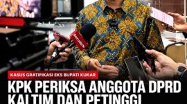 Keterangan Foto:
Juru Bicara KPK, Budi Prasetyo, memberikan keterangan kepada awak media terkait perkembangan penyidikan kasus dugaan gratifikasi sektor pertambangan batu bara yang menjerat mantan Bupati Kutai Kartanegara, Rita Widyasari. Dalam pengembangan perkara tersebut, KPK memeriksa seorang anggota DPRD Kalimantan Timur bersama lima saksi dari kalangan perusahaan swasta di Polda Kalimantan Timur. (Dok. KPK/Kawalkaltim.com)
