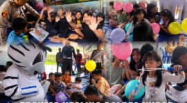 𝗞𝗲𝘁𝗲𝗿𝗮𝗻𝗴𝗮𝗻 𝗙𝗼𝘁𝗼 :
𝐃𝐨𝐤. 𝐊𝐚𝐰𝐚𝐥𝐊𝐚𝐥𝐭𝐢𝐦.𝐜𝐨𝐦 — Polres Kutai Barat bersama Polsek Melak dan Bhayangkari Ranting Melak menggelar kegiatan 𝘁𝗿𝗮𝘂𝗺𝗮 𝗵𝗲𝗮𝗹𝗶𝗻𝗴 𝗽𝗮𝘀𝗰𝗮𝗹𝗼𝗻𝗴𝘀𝗼𝗿 bagi warga terdampak di Kampung Muara Bunyut, Kecamatan Melak, Kutai Barat, Sabtu (8/8/2026). Kegiatan yang diikuti 𝟲𝟬 𝘄𝗮𝗿𝗴𝗮, 𝘁𝗲𝗿𝗱𝗶𝗿𝗶 𝗱𝗮𝗿𝗶 𝟱𝟬 𝗮𝗻𝗮𝗸-𝗮𝗻𝗮𝗸 𝗱𝗮𝗻 𝟭𝟬 𝗼𝗿𝗮𝗻𝗴 𝗱𝗲𝘄𝗮𝘀𝗮, diisi dengan berbagai aktivitas ramah anak, seperti bermain, mewarnai, bernyanyi, permainan edukatif hingga hiburan badut, sebagai upaya membantu memulihkan kondisi psikologis dan mengembalikan keceriaan anak-anak setelah bencana longsor.
