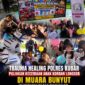 𝗞𝗲𝘁𝗲𝗿𝗮𝗻𝗴𝗮𝗻 𝗙𝗼𝘁𝗼 :
𝐃𝐨𝐤. 𝐊𝐚𝐰𝐚𝐥𝐊𝐚𝐥𝐭𝐢𝐦.𝐜𝐨𝐦 — Polres Kutai Barat bersama Polsek Melak dan Bhayangkari Ranting Melak menggelar kegiatan 𝘁𝗿𝗮𝘂𝗺𝗮 𝗵𝗲𝗮𝗹𝗶𝗻𝗴 𝗽𝗮𝘀𝗰𝗮𝗹𝗼𝗻𝗴𝘀𝗼𝗿 bagi warga terdampak di Kampung Muara Bunyut, Kecamatan Melak, Kutai Barat, Sabtu (8/8/2026). Kegiatan yang diikuti 𝟲𝟬 𝘄𝗮𝗿𝗴𝗮, 𝘁𝗲𝗿𝗱𝗶𝗿𝗶 𝗱𝗮𝗿𝗶 𝟱𝟬 𝗮𝗻𝗮𝗸-𝗮𝗻𝗮𝗸 𝗱𝗮𝗻 𝟭𝟬 𝗼𝗿𝗮𝗻𝗴 𝗱𝗲𝘄𝗮𝘀𝗮, diisi dengan berbagai aktivitas ramah anak, seperti bermain, mewarnai, bernyanyi, permainan edukatif hingga hiburan badut, sebagai upaya membantu memulihkan kondisi psikologis dan mengembalikan keceriaan anak-anak setelah bencana longsor.
